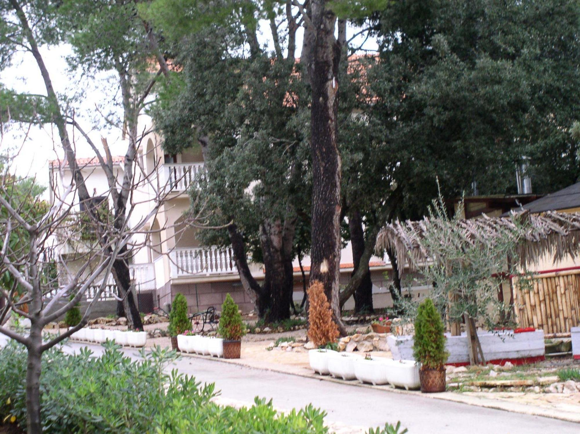 Apartments Stanko Petrcane Luaran gambar
